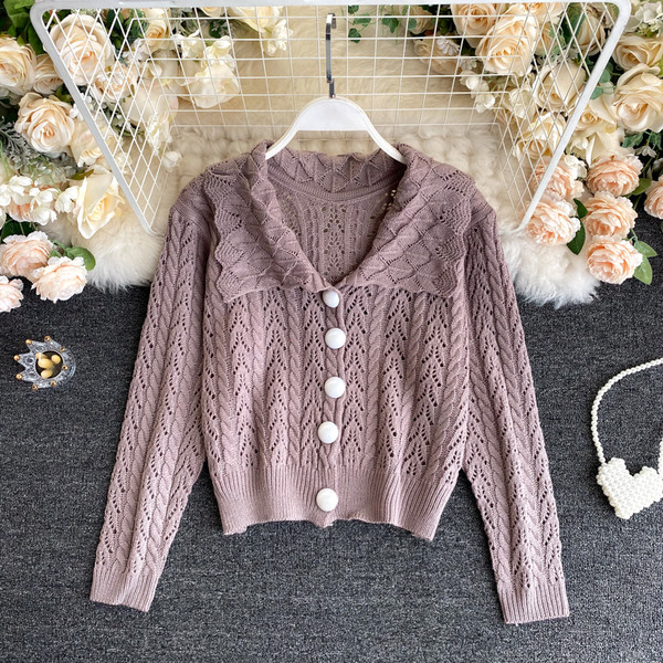 Kootud naiste kardigan krae ja nööpidega