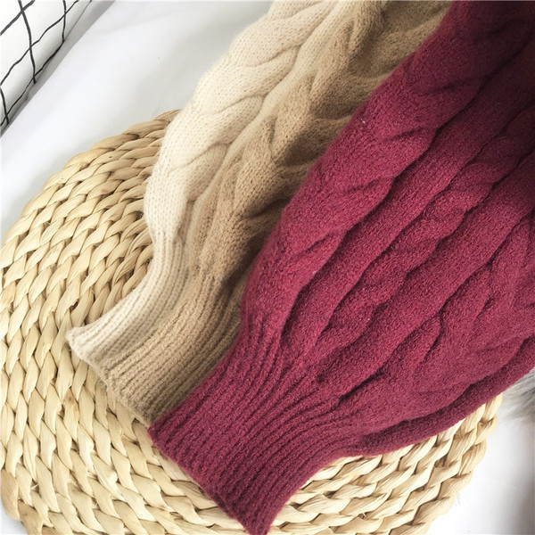 Γυναικείο πλεκτό πουλόβερ με λαιμόκοψη