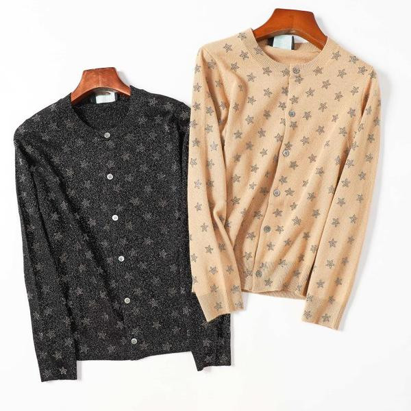 Naiste nööpide ja aplikatsiooniga kardigan – tärnid