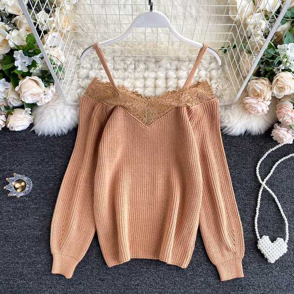 Ženski pulover s čipkom i tankim naramenicama