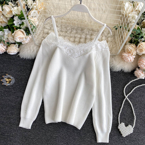 Ženski pulover s čipkom i tankim naramenicama