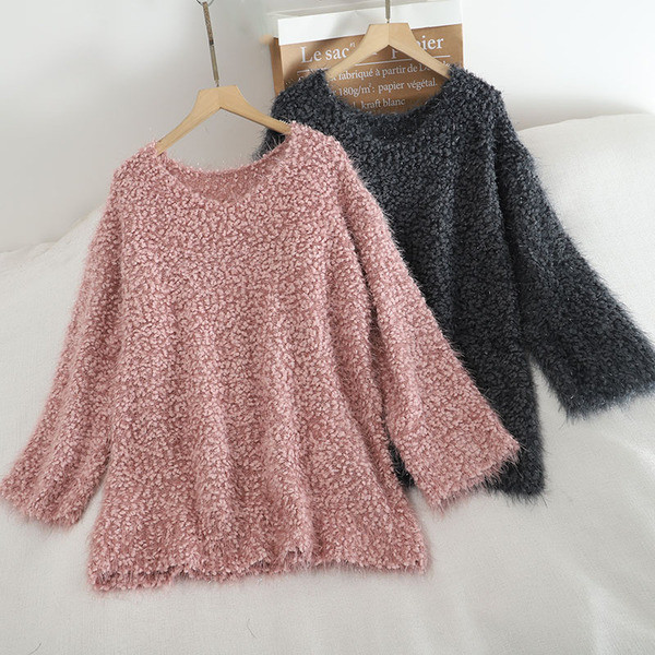 Naiste sulekampsun pikkade varrukate ja spitsikaelusega