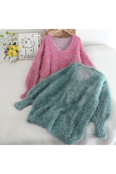 Γυναικείο πουλόβερ με λαιμόκοψη και μακριά μανίκια