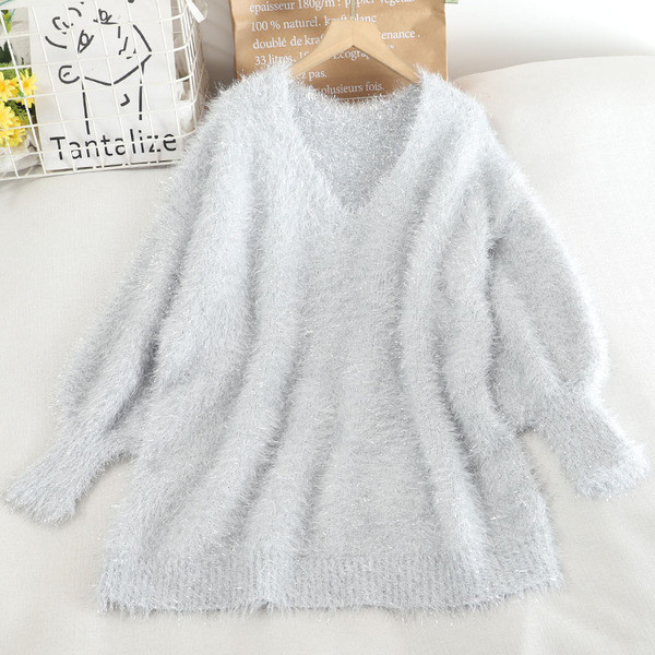 Γυναικείο πουλόβερ με λαιμόκοψη και μακριά μανίκια