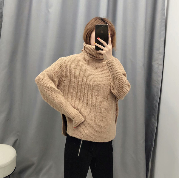 Μακρύ χειμερινό πουλόβερ με γιακά