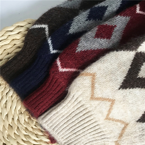 Casual γυναικείο πουλόβερ με στρογγυλή λαιμόκοψη και μοτίβο