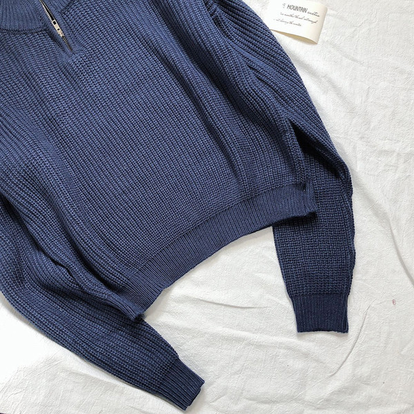 Γυναικείο πουλόβερ με ψηλό γιακά και φερμουάρ σε μπλε χρώμα