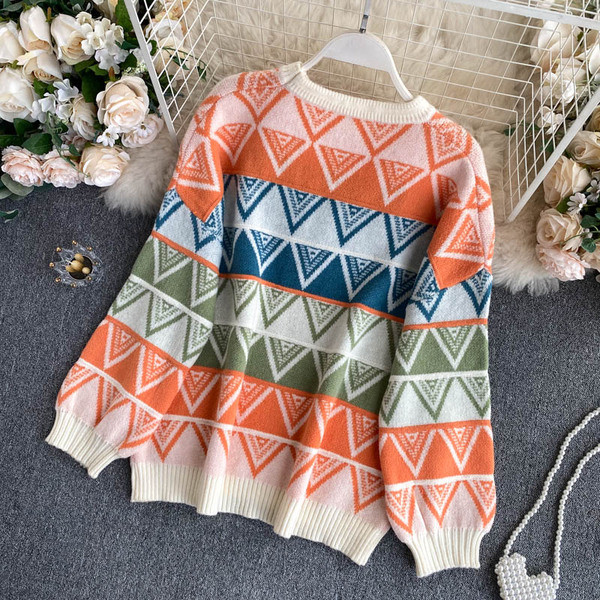 Πολύχρωμο γυναικείο πουλόβερ με στρογγυλή λαιμόκοψη