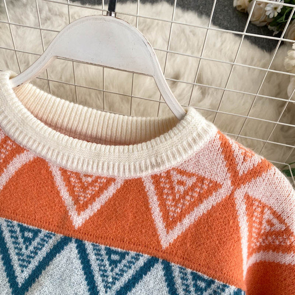 Πολύχρωμο γυναικείο πουλόβερ με στρογγυλή λαιμόκοψη