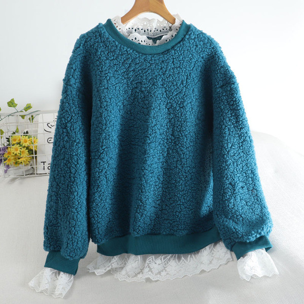 Γυναικείο πουλόβερ με δαντέλα και στρογγυλή λαιμόκοψη