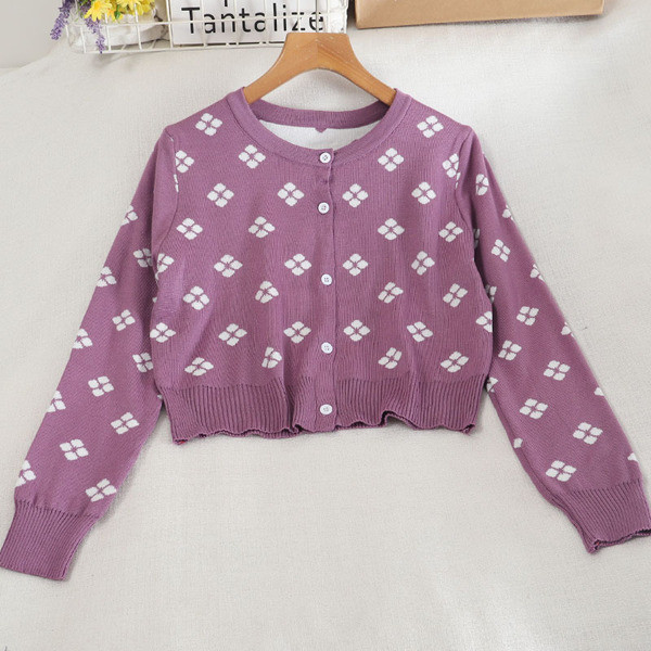 Värviline naiste kardigan ümara kaelusega ja nööpidega