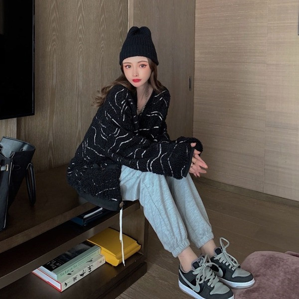 Naiste vabaaja vest nööpide ja taskutega - lai mudel