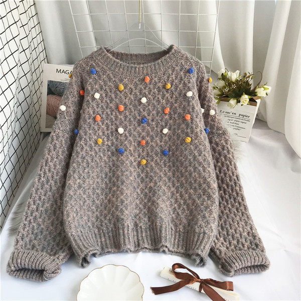 Moodne naiste kampsun 3D-elemendi ja ümara kaelusega