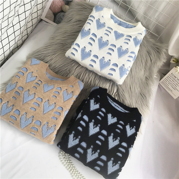 Casual γυναικείο πουλόβερ με τύπωμα καρδιές με στρογγυλή λαιμόκοψη