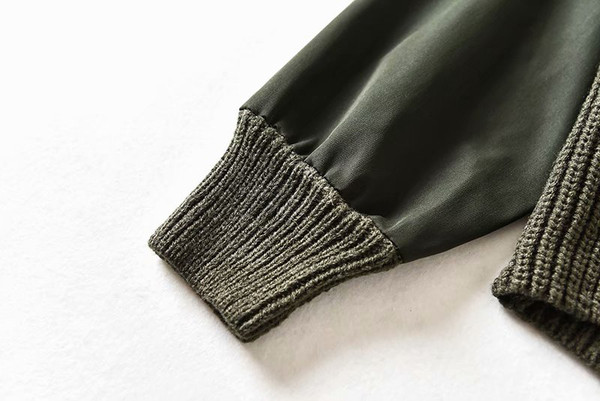 Γυναικείο πουλόβερ με τσέπη και υφασμάτινα μανίκια