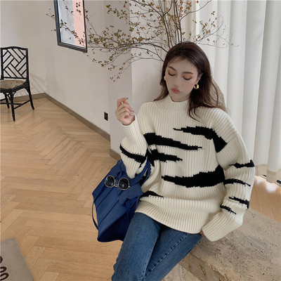 Naiste lai ovaalse kaelusega kampsun beežis toonis