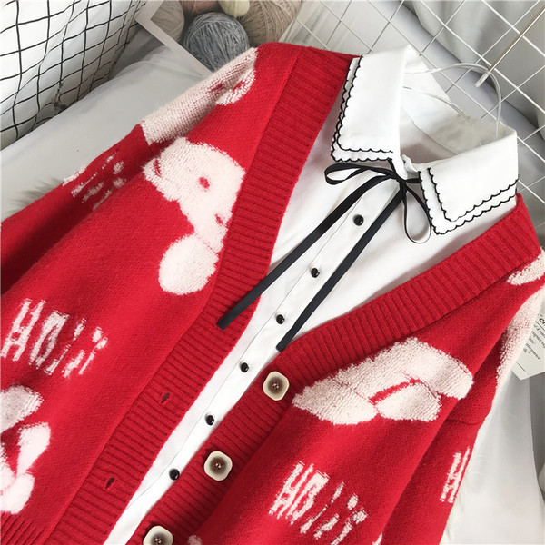 Γυναικεία ζακέτα  με λαιμόκοψη  κατάλληλη  για το χειμώνα