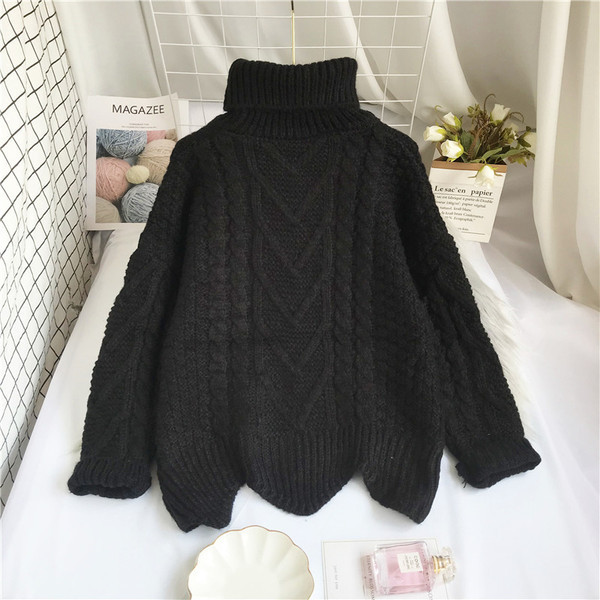 Γυναικείο ασύμμετρο πουλόβερ με ψηλό γιακά