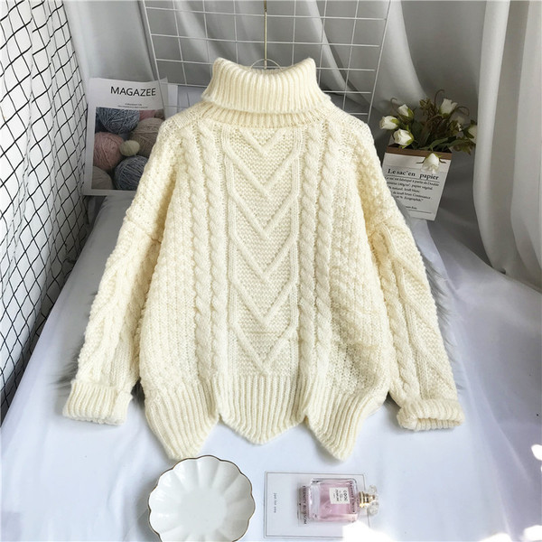 Γυναικείο ασύμμετρο πουλόβερ με ψηλό γιακά