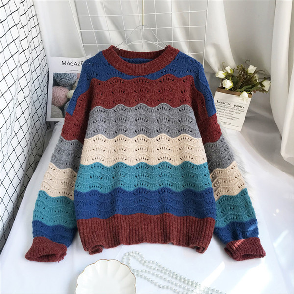 Pulover de damă cu dungi, cu decolteu rotund și mâneci lungi