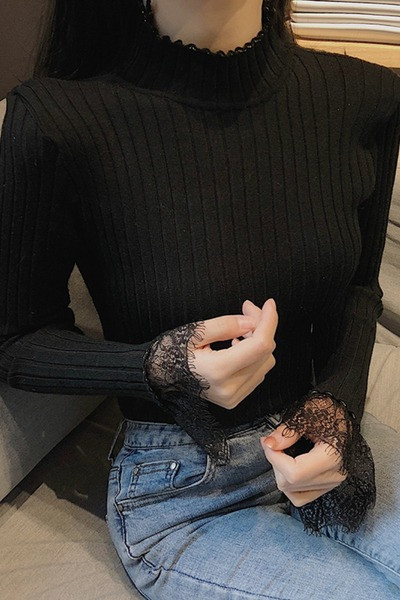 Γυναικείο πουλόβερ με ψηλό γιακά και δαντέλα σε τρία χρώματα