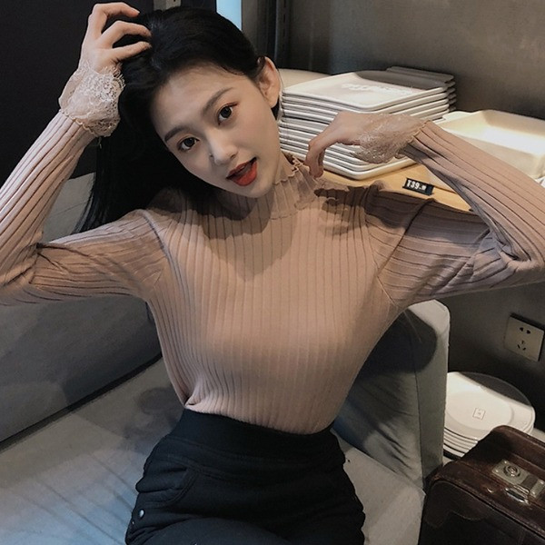 Γυναικείο πουλόβερ με ψηλό γιακά και δαντέλα σε τρία χρώματα