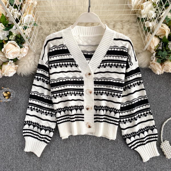 Naiste vabaaja vest, must-valge