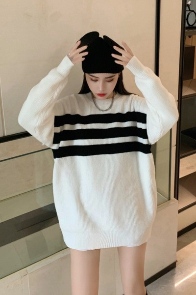 Naiste vabaaja lai ovaalse kaelusega kampsun valge ja must