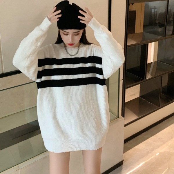 Naiste vabaaja lai ovaalse kaelusega kampsun valge ja must