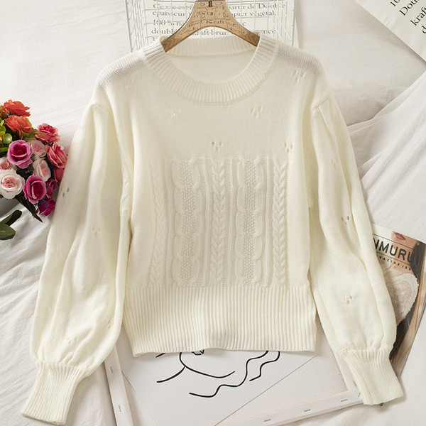 Πουλόβερ μοντέρνο με στρογγυλή λαιμόκοψη και μακριά μανίκια