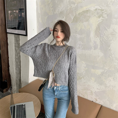 Γυναικείο πουλόβερ με οβάλ λαιμόκοψη σε γκρι - απλό μοντέλο