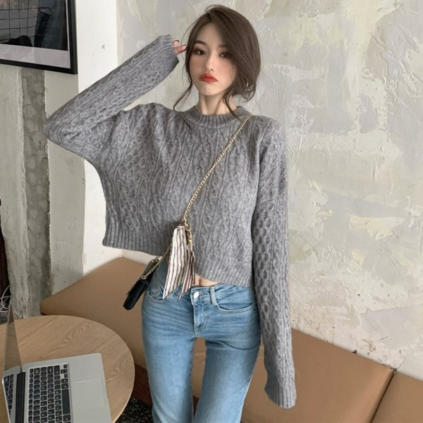 Γυναικείο πουλόβερ με οβάλ λαιμόκοψη σε γκρι - απλό μοντέλο