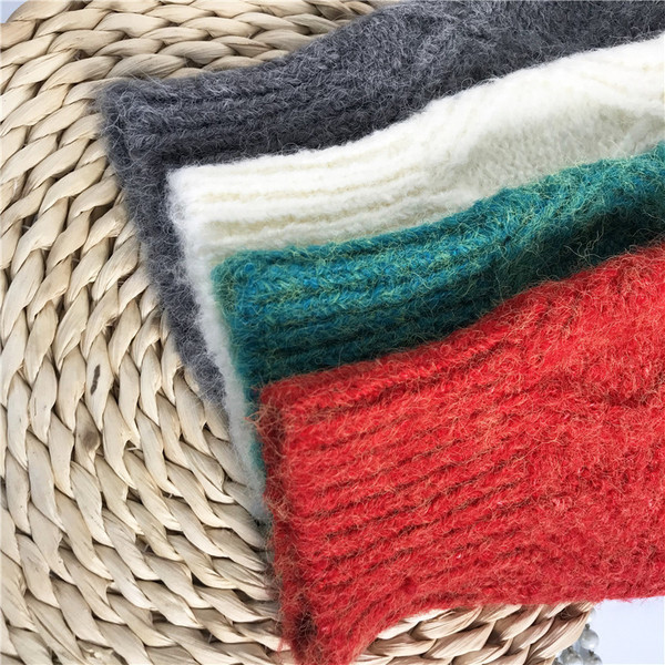 Naiste kampsun - ümara kaelusega ja pikkade varrukatega