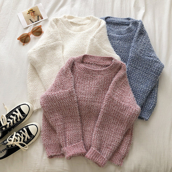 Kootud naiste talvekampsun ümara kaelusega