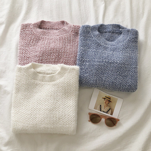 Kootud naiste talvekampsun ümara kaelusega