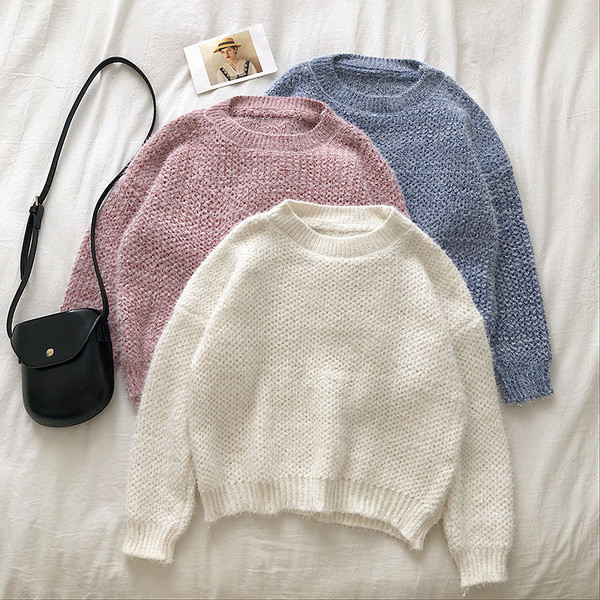 Kootud naiste talvekampsun ümara kaelusega