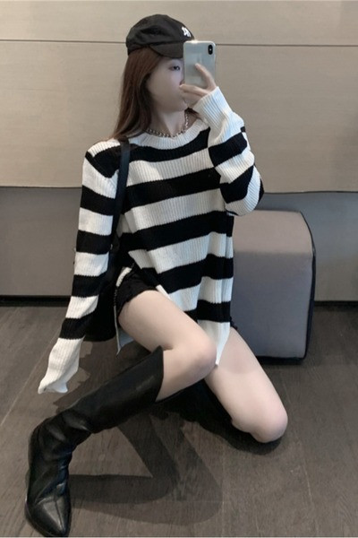 Γυναικείολεπτό πλεκτό πουλόβερ με  οβάλ ντεκολτέ