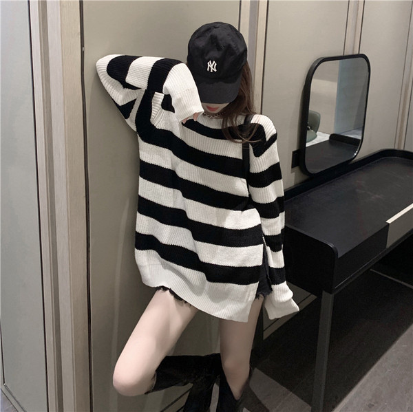 Γυναικείολεπτό πλεκτό πουλόβερ με  οβάλ ντεκολτέ