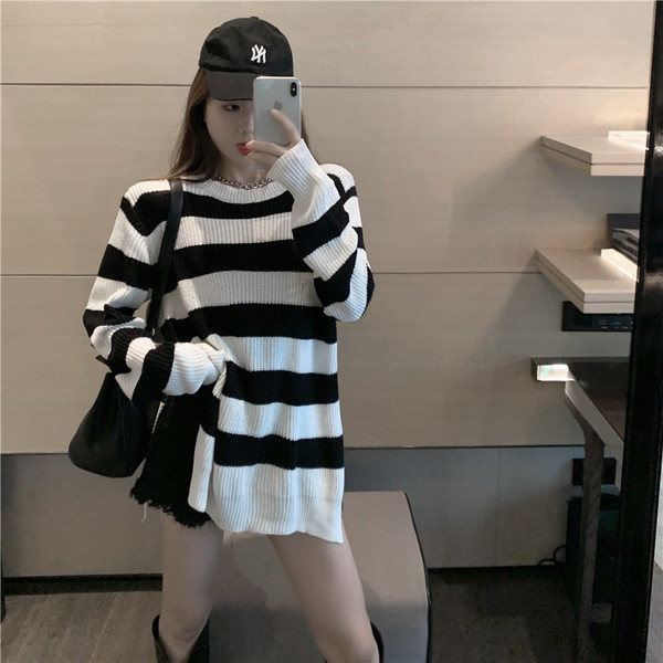 Γυναικείολεπτό πλεκτό πουλόβερ με  οβάλ ντεκολτέ