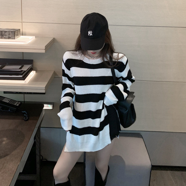 Γυναικείολεπτό πλεκτό πουλόβερ με  οβάλ ντεκολτέ