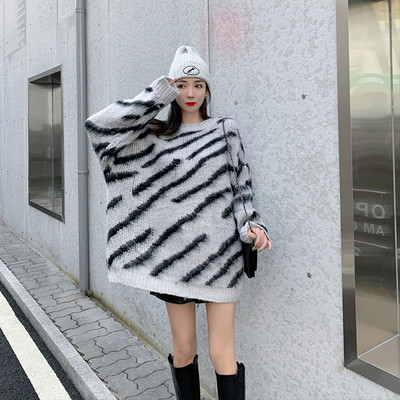 Naiste vabaaja ovaalse kaelusega sulekampsun