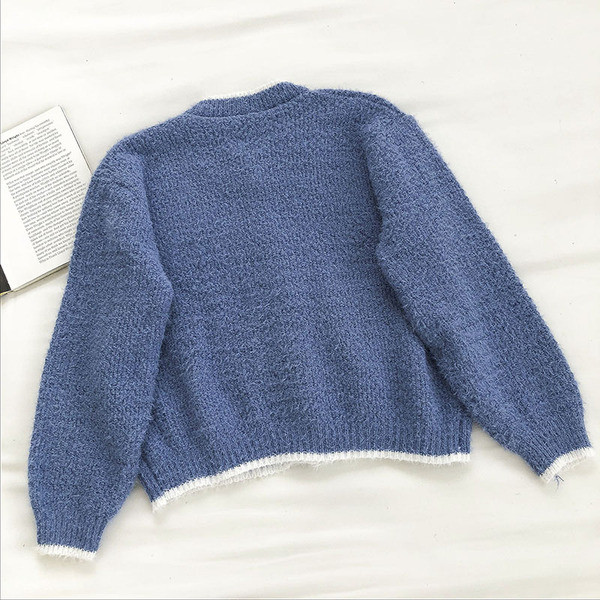 Naiste nööpide ja pärlitega sulevest