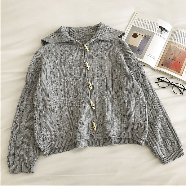 Naiste vabaaja kardigan nööpide ja kapuutsiga