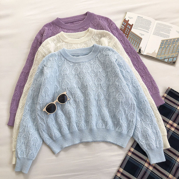 Lai ümara kaelusega kootud naiste kampsuni mudel