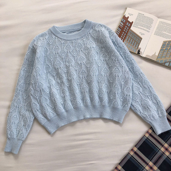 Lai ümara kaelusega kootud naiste kampsuni mudel