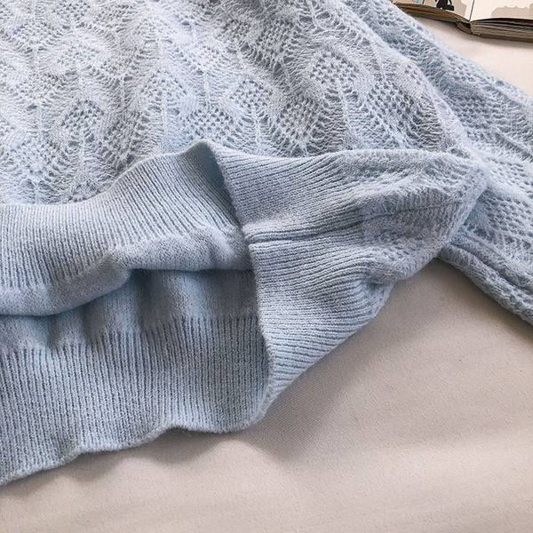 Lai ümara kaelusega kootud naiste kampsuni mudel