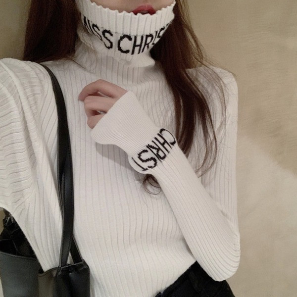 Γυναικείο casual πουλόβερ με ψηλό κολάρο και επιγραφή