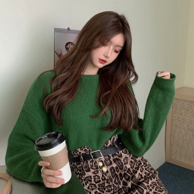 Γυναικείο μοντέρνο πουλόβερ με οβάλ λαιμόκοψη σε δύο χρώματα