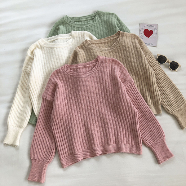 Mekani ženski pulover od samta s okruglim izrezom