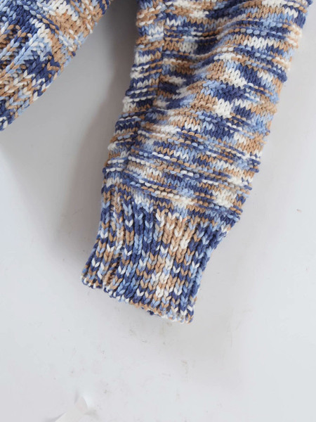 Igapäevane sillerdavates värvides naiste vest